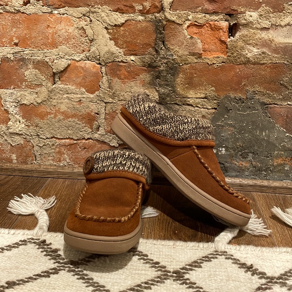 Life Is Good slippers